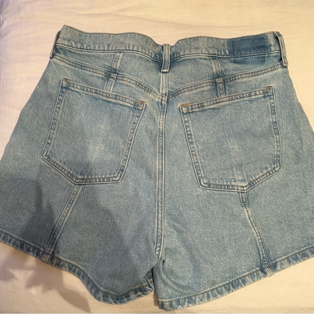 Abercrombie & Fitch Light Wash Jean Shorts - Picture 4 of 4